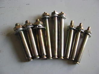 Expansion bolt